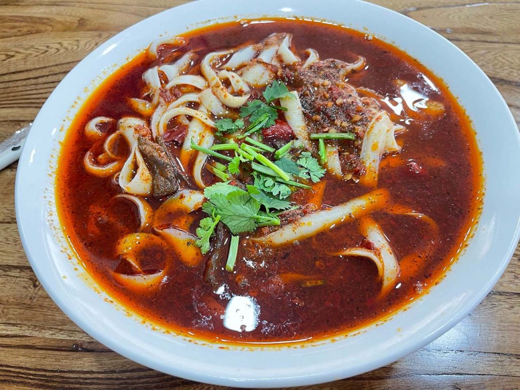 Chef cutting daoxiao mian